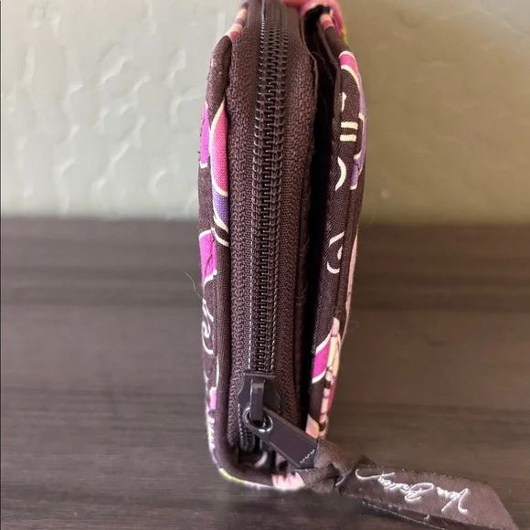 Vera Bradley Floral Retired Turnlock Ziparound Quilted Credit‎ Card Wallet - Picture 5 of 10